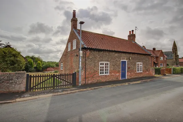 Main Street, Beswick, Driffield, photo 1