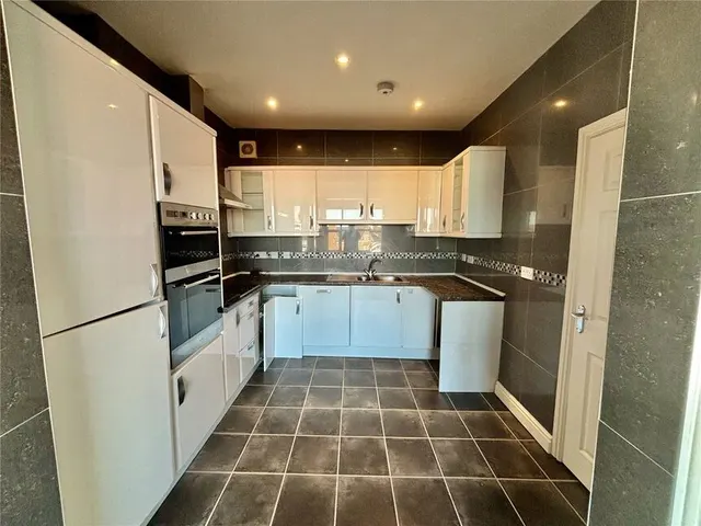 Cambridge Road, Walmer, CT14, photo 3