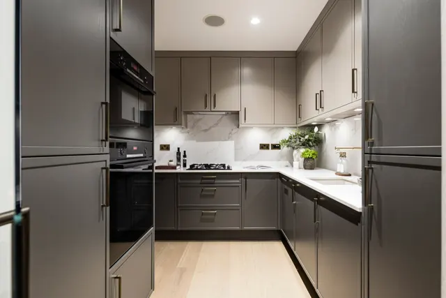 Brompton Road, London, SW3, photo 2