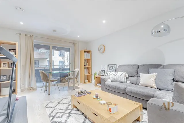 Wharf Road, London N1 7GR, photo 1