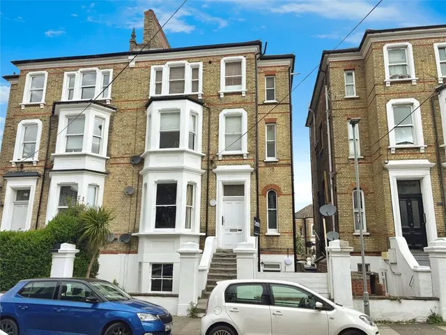 St. Philip's Road, Surbiton, KT6, photo 1