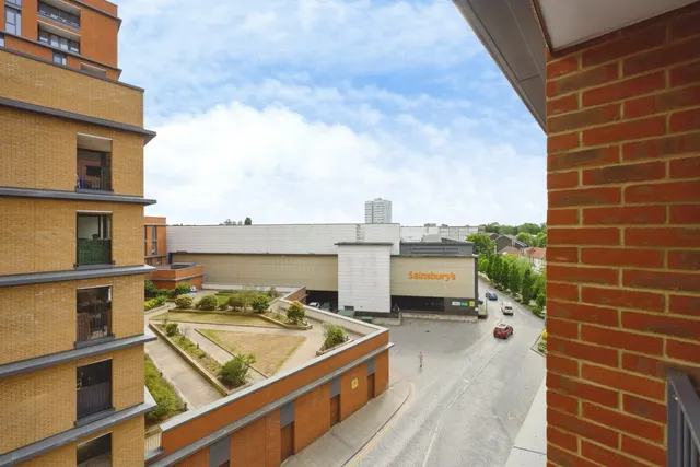 High Street, Sutton, SM1, photo 3