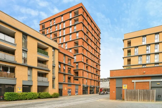 High Street, Sutton, SM1, photo 1