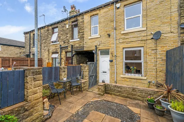 Idle Road, Bradford, photo 1