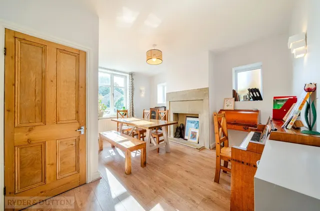 Netheroyd Hill Road, Cowcliffe, HD2, photo 3