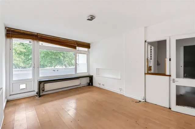 Tunworth Crescent, London, SW15, photo 1