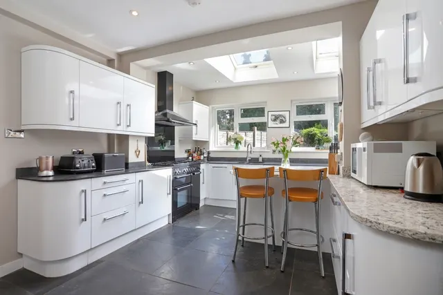 Sandy Lane, Farnham, GU10, photo 3