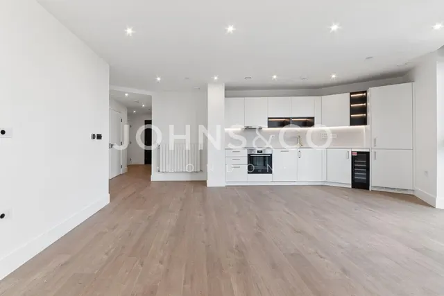 Redwood Tower, Affinity View, E16, photo 3