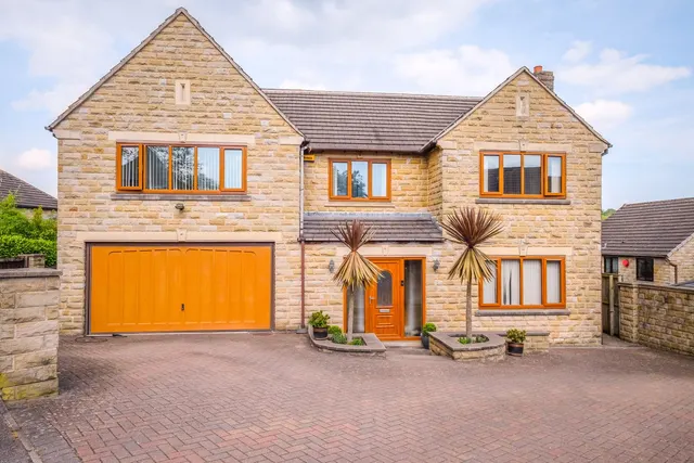 Prince Wood Lane, Huddersfield, HD2, photo 1