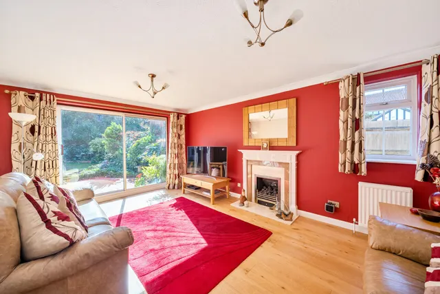 Duncan Gardens, Purley on Thames, RG8, photo 2