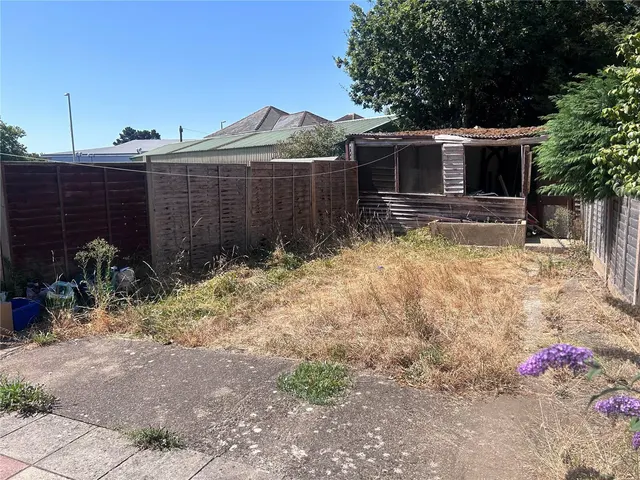 Causeway Crescent, Totton, SO40, photo 3