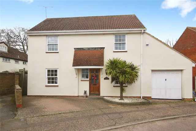 Roding Drive, Kelvedon Hatch, Brentwood, Essex, CM15, photo 1