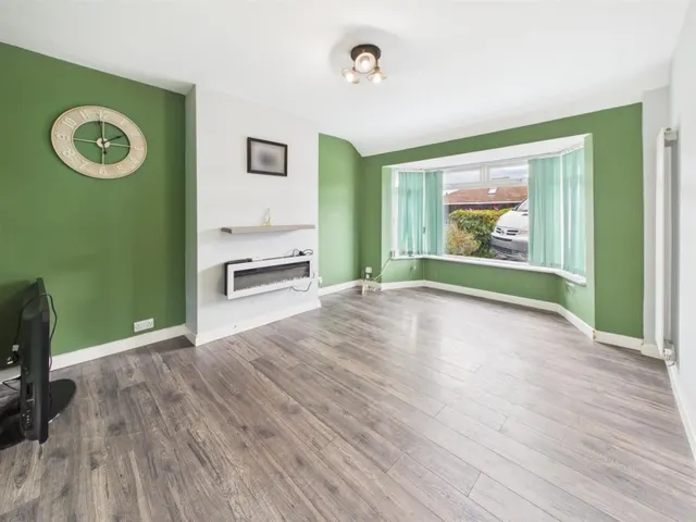 Flower Way, Longlevens, photo 3