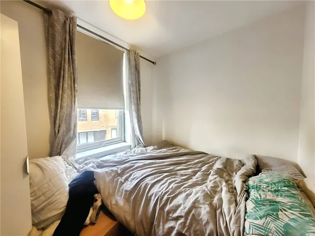 High Street, Egham, TW20, photo 3