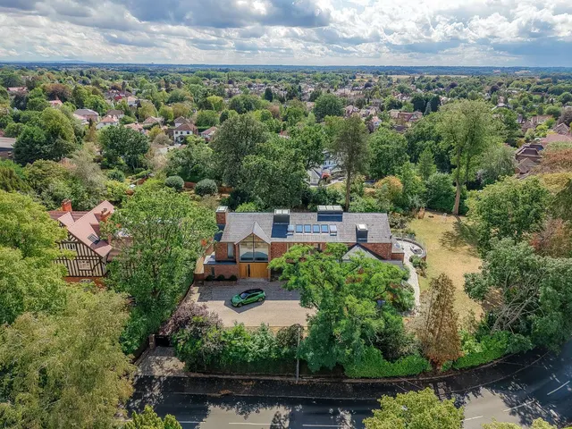 Harrop Road, Hale, WA15, photo 3