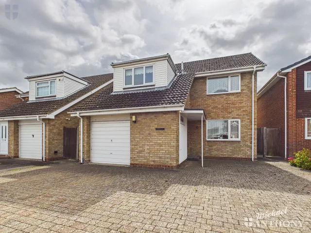 Oulton Close, Aylesbury, HP21 7JY, photo 1