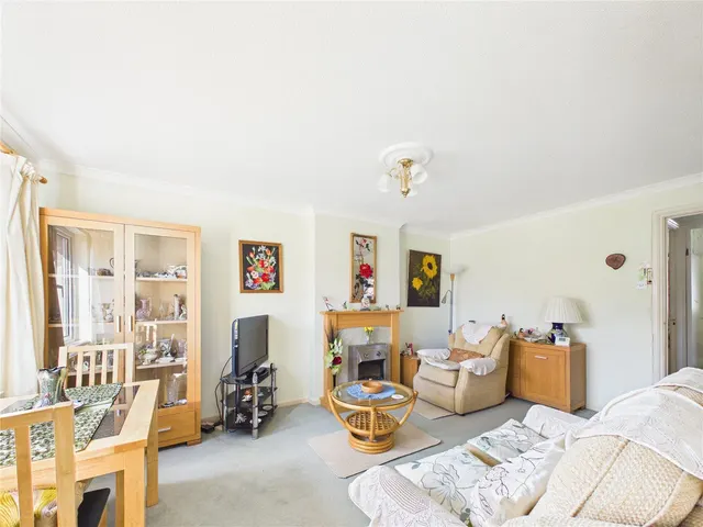 Fairoaks, Longwell Green, BS30, photo 3