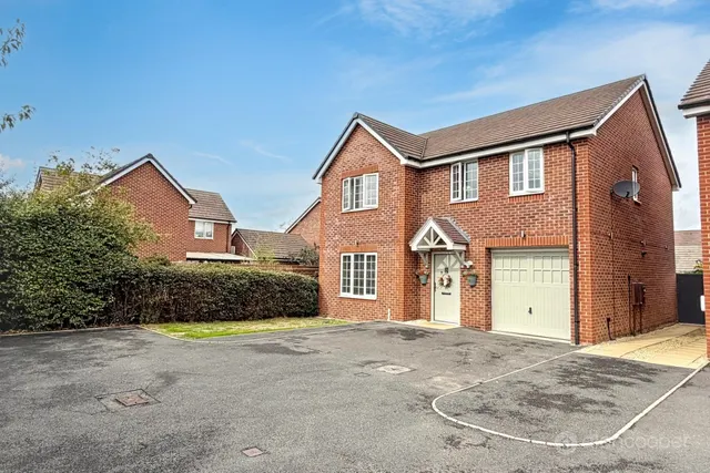 Harrow Lane, Weddington, CV10, photo 1