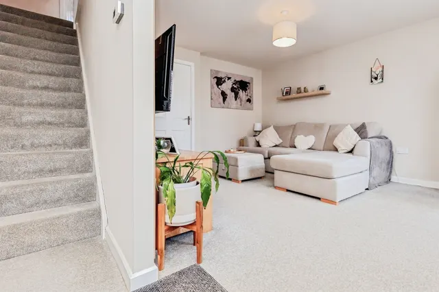 Photo 2 — Bugbrooke Lane, Barton Seagrave, KETTERING