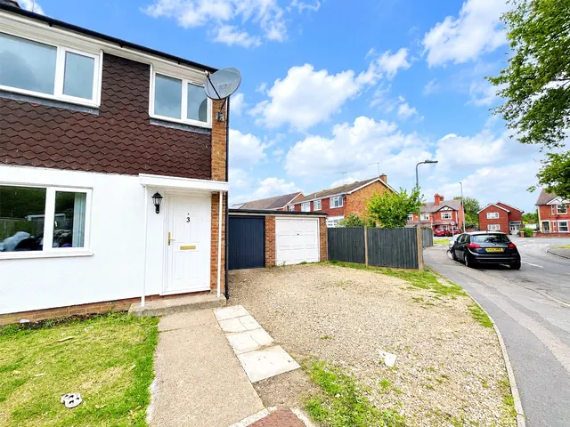 Berrybank, College Town, GU47, photo 1