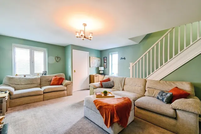 St. Johns Road, Worsley, M28, photo 3