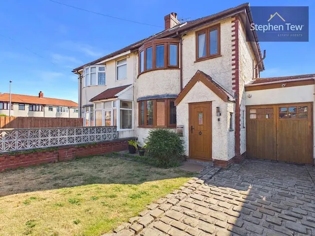 Alderley Avenue, Blackpool, FY4, photo 1