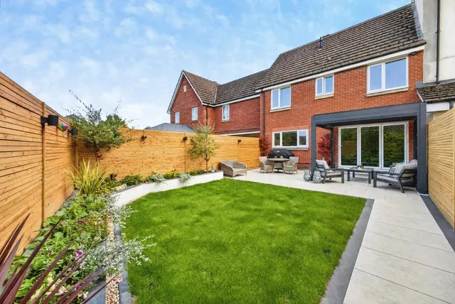 Photo 3 — Berrywood Drive, Northampton, Northamptonshire, NN5