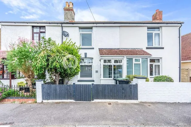 3 bedroom house — Gosport Road, Lee-On-The-Solent, Hampshire, PO13