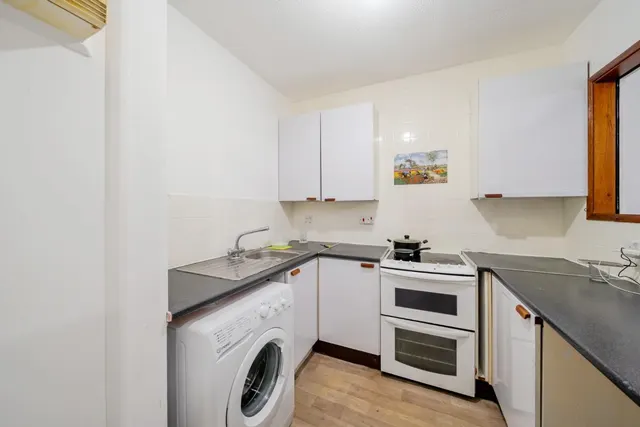 Reachview Close, London, NW1, photo 2