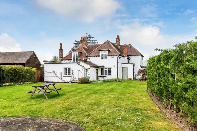 The Street, West Horsley, KT24, photo 3
