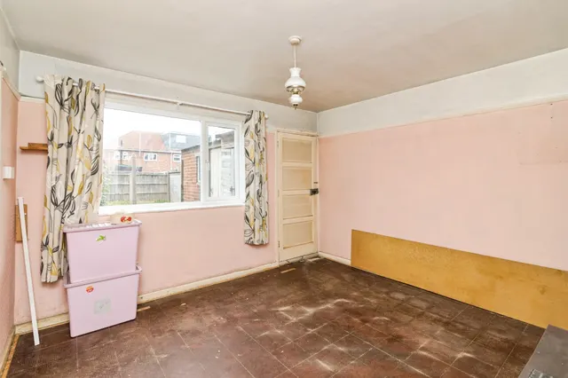 Photo 3 — Hawthorn Avenue, Lowestoft
