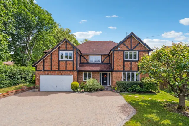 Lincoln Road, Chalfont Heights, Gerrards Cross, Buckinghamshire, SL9 9TQ, photo 1