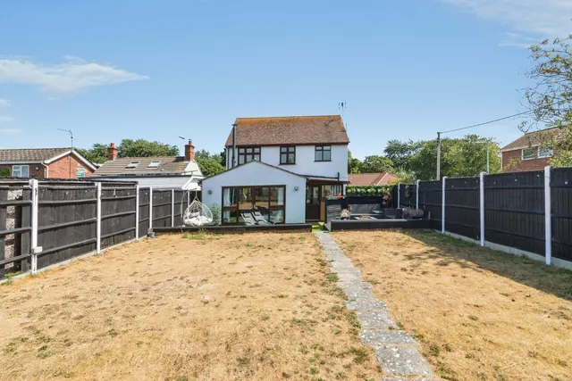 Photo 2 — Chestnut Avenue, Lowestoft, Suffolk, NR32