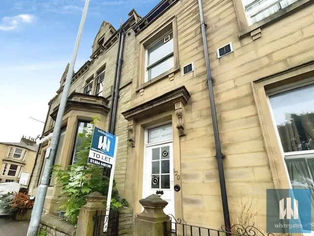 Trinity Street, Huddersfield, HD1, photo 1