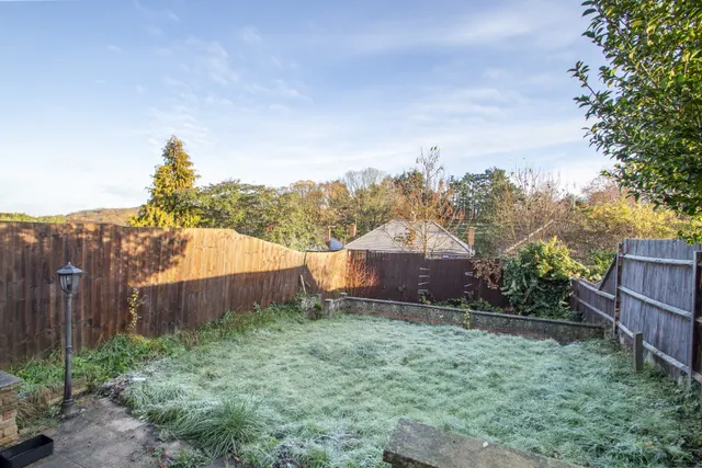 Photo 2 — Highbanks Close, Welling