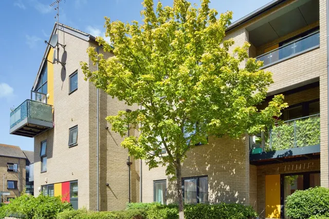 Photo 3 — Goodwin Way, Romford, RM3