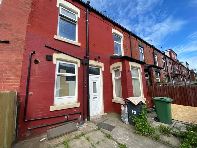 Roseneath Terrace, LEEDS, photo 1