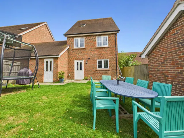 Photo 2 — Elers Way, Thaxted, Dunmow, CM6 2FN
