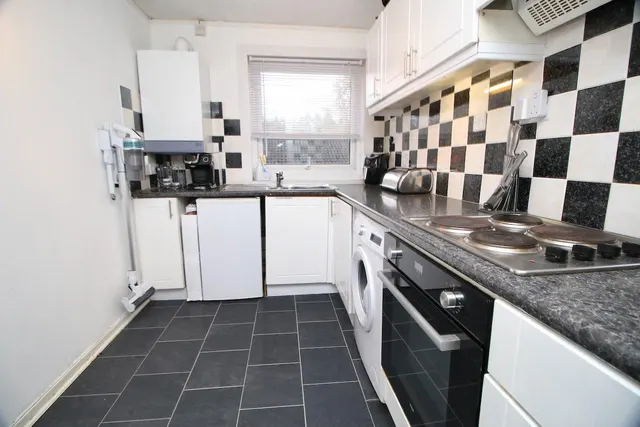 Photo 3 — Cedar Road, Cumbernauld, G67 3AR