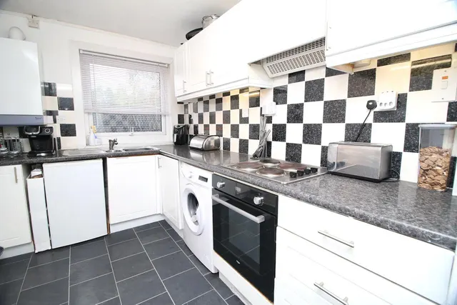 Photo 2 — Cedar Road, Cumbernauld, G67 3AR