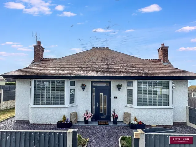 St. Annes Avenue, Prestatyn, Denbighshire, LL19 8BL, photo 1