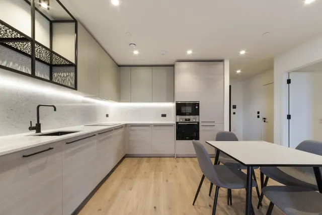 Curlew House, Poplar Riverside, E14, photo 1
