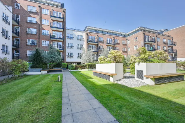 1 Earlsfield House, Royal Quarter, Seven Kings Way, Kingston upon Thames, photo 1