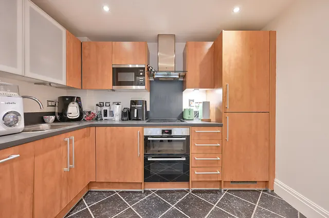 Photo 3 — 1 Earlsfield House, Royal Quarter, Seven Kings Way, Kingston upon Thames