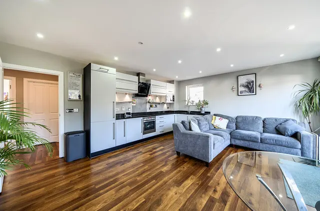 Photo 3 — Valley Road, Kenley CR8 5DG