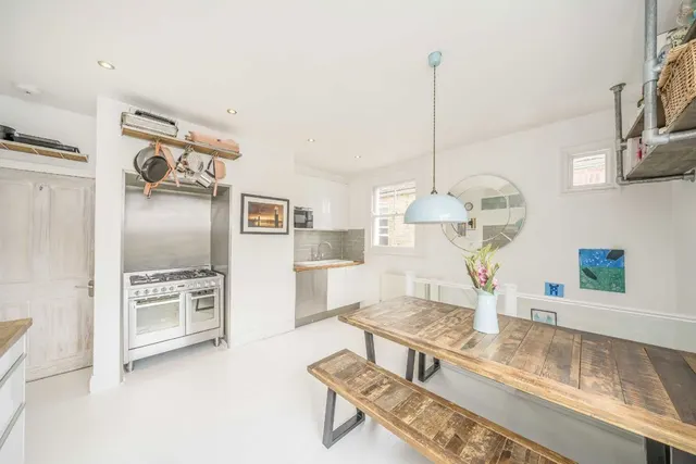 Waldron Road, SW18, photo 3