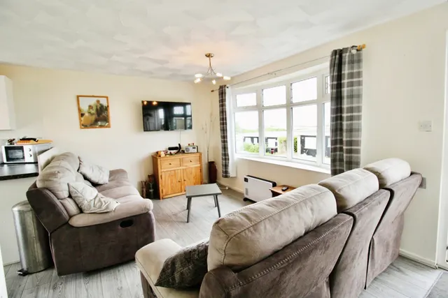 Fort Road, Penarth, CF64, photo 3