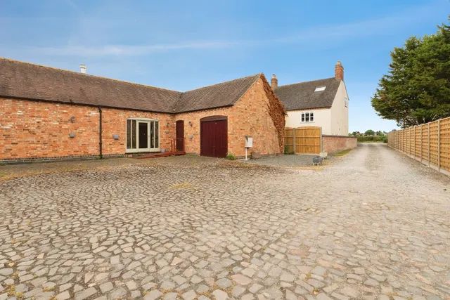 Hinckley Road, Barwell, Leicester, photo 1