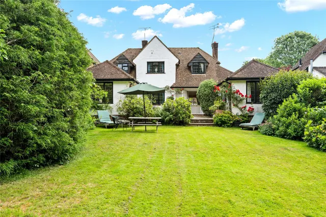 Wheeler Avenue, Oxted, RH8, photo 1