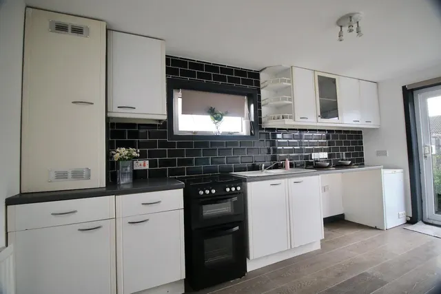 Photo 3 — Liddel Road, Cumbernauld, G67 1JD